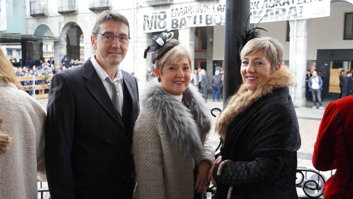 Elegantziaz jantzi da gaur Azpeitia