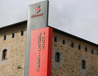 ELA eta LAB sindikatuek "gezurretan" aritzea egotzi diote Sidenorri