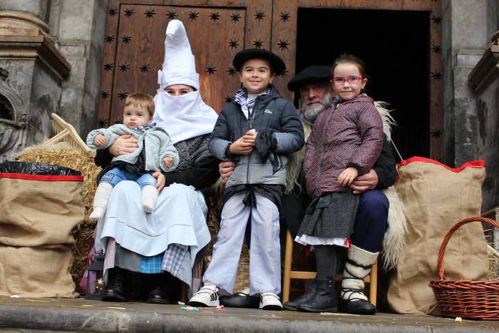 Olentzeroren eta Mari Domingiren etorrera