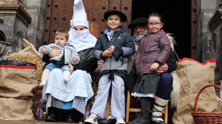 Olentzeroren eta Mari Domingiren etorrera