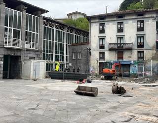 Hasi dituzte Frontoi Txiki ondoko eremua eraberritzeko lanak