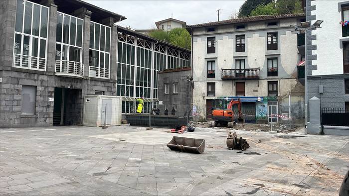 Hasi dituzte Frontoi Txiki ondoko eremua eraberritzeko lanak