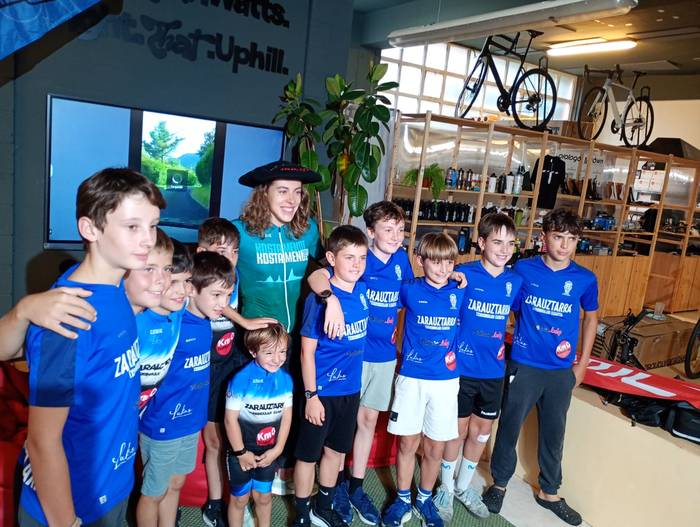 Dortsal guztiak agortuta, igandean egingo dute lehen Kostamendi zikloturista martxa