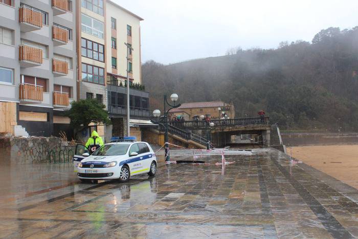 Auzozain irudia sortuko dute Zarautzen, auzoetako bizikidetza zaintzeko