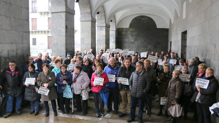 Zapatuan Bilbon egingo den manifestaziorako deia egin dute pentsiodunek