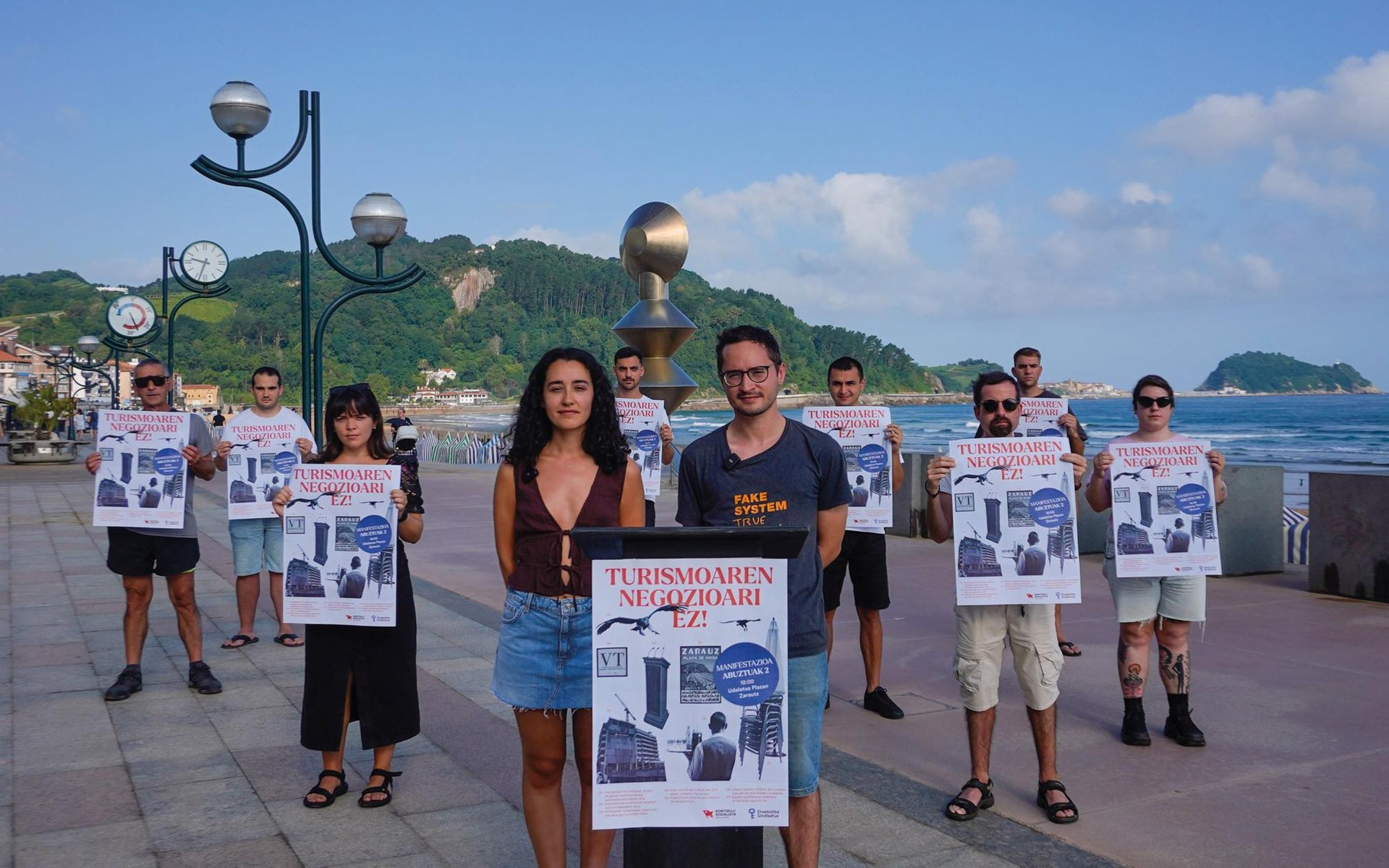 Manifestazioa deitu dute abuztuaren 2rako, turismoaren negozioaren kontra