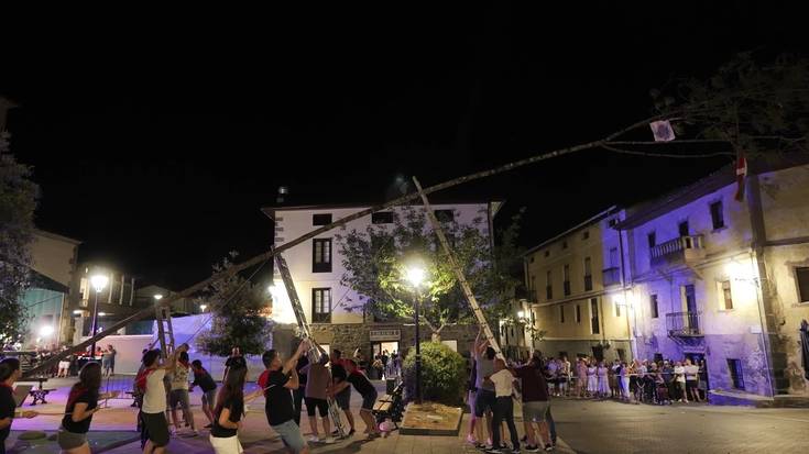 Ohiturei eutsiz, sanjoanetan murgildu dira Urrestillan