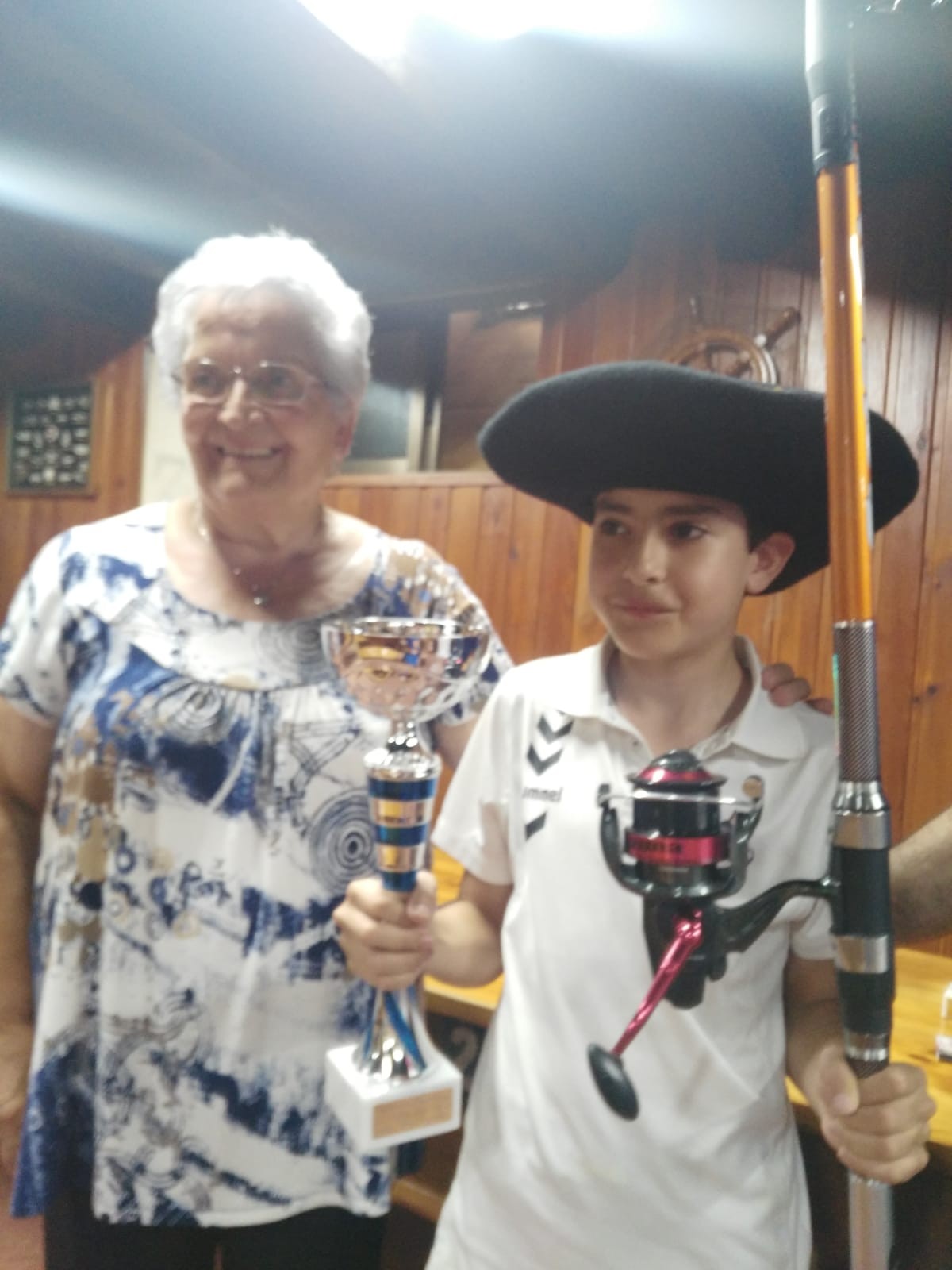 Arrain txikiak eta arrantzale gazteak