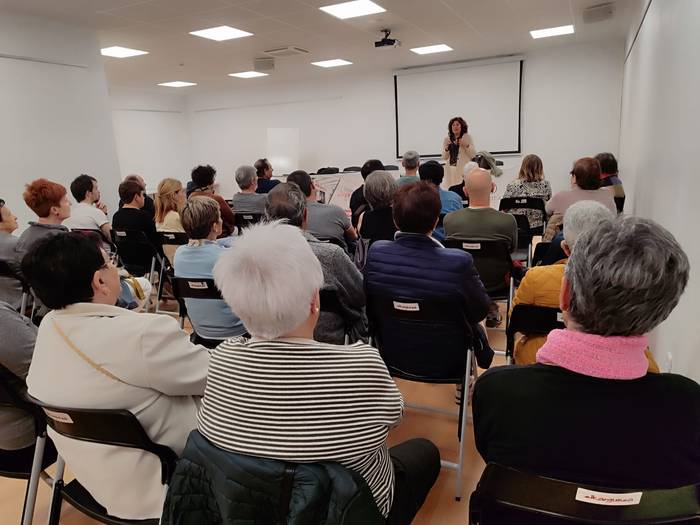 Notarioaren figura hobeto ezagutzeko aukera izan dute Babes Sarearen hitzordura joan direnek