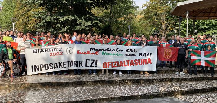 Euskal Herriko pilota selekzioaren ofizialtasunaren aldarrikapenarekin bat egin du Gotzon Enbilek