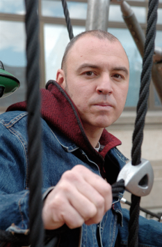 Bilbon hilabetez gaztelania erabili gabe bizitzea zer den kontatuko du Lutxo Egiak