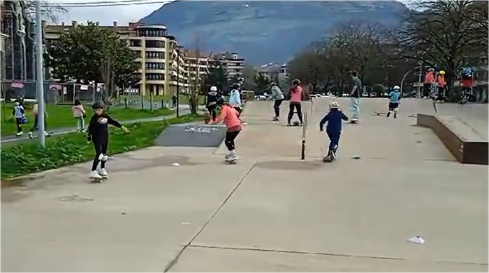 Aste Santuko oporraldiaren ondoren, irristaketa eta futbol jardunaldia izango dituzte multikiroleko ikasleek