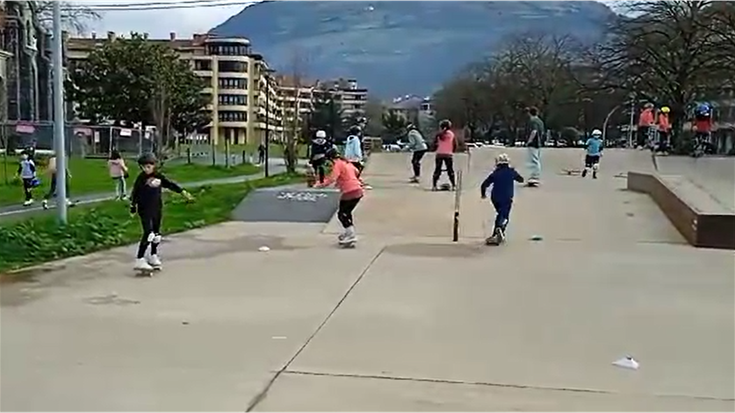 Aste Santuko oporraldiaren ondoren, irristaketa eta futbol jardunaldia izango dituzte multikiroleko ikasleek