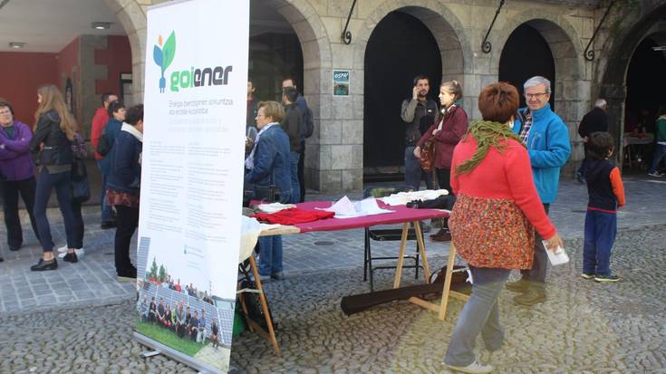 Energia berriztagarrien azoka egin dute Zestoan