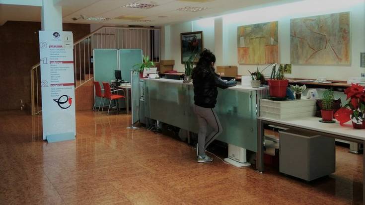 Administrarien lan-poltsa sortzeko deialdia bertan behera utzi du Udalak