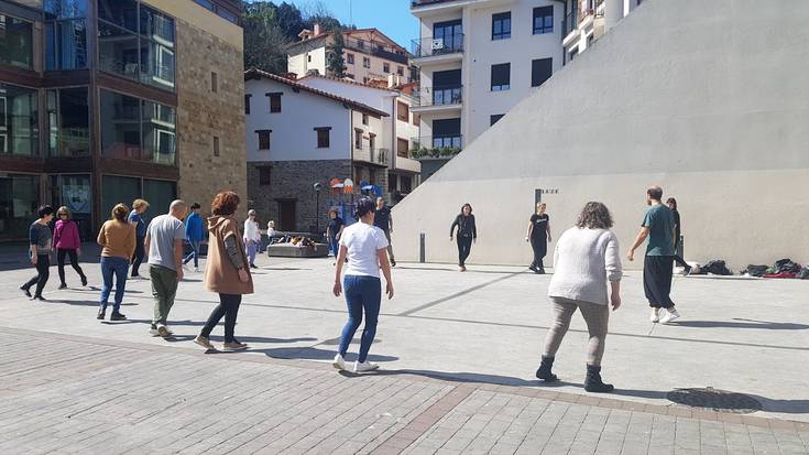 Elkar+ekin Dantzan! egitasmoa egingo dute bihar eguerdian Odietan