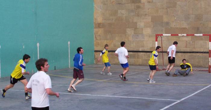 Areto futboleko finalak jokatuko dituzte larunbatean Getarian