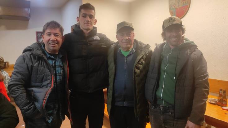 Pako Bernal eta Aritz Gonzalez izan dira garaile presoen aldeko mus txapelketan