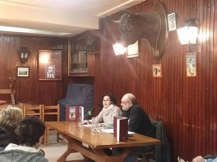'Deba eta zezenak. Milaka urtetako harremana' liburua aurkeztuko dute Zazpin