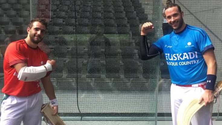 Lopezen finalerdia bertan behera Bizkaia frontoiko erreboteko kristala apurtuta