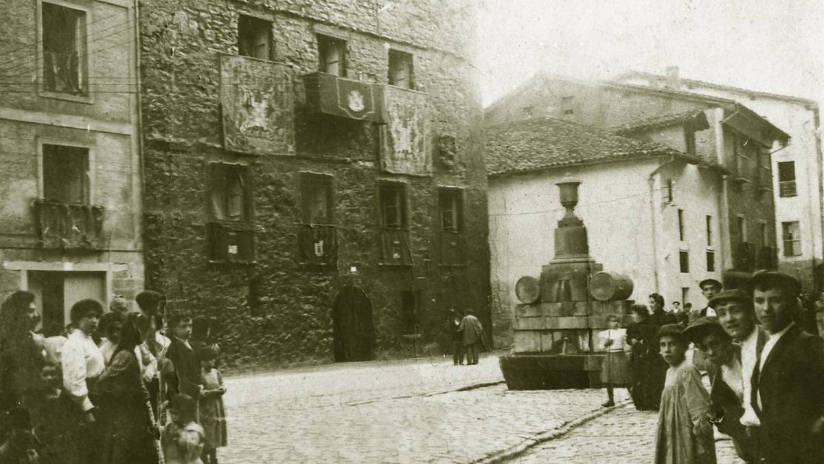 Gure herriaren ikurrak