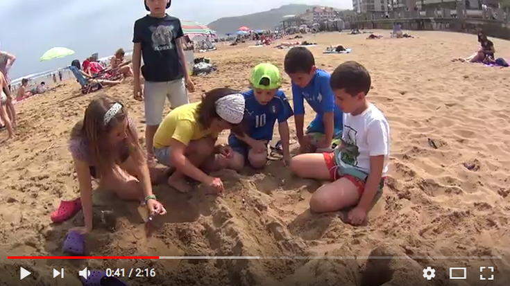 Bideoa: Badator 4. Tropela Hondartzan