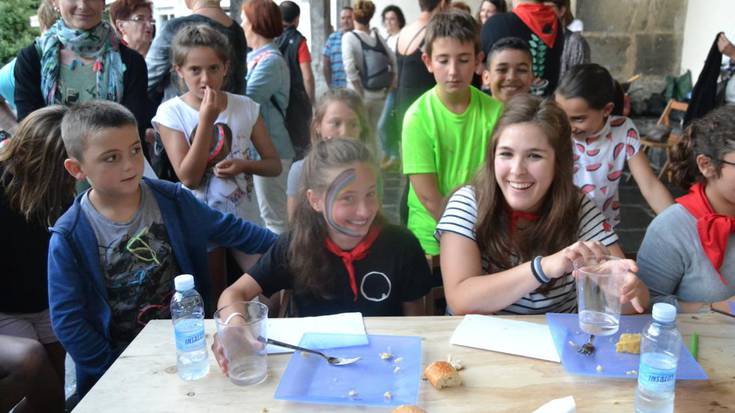 Patata tortilla lehiaketarekin eta zuhaitzaren entierroarekin, agur sanjuanei