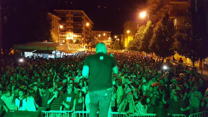 «Penak trenbidearen beste aldean utziz»