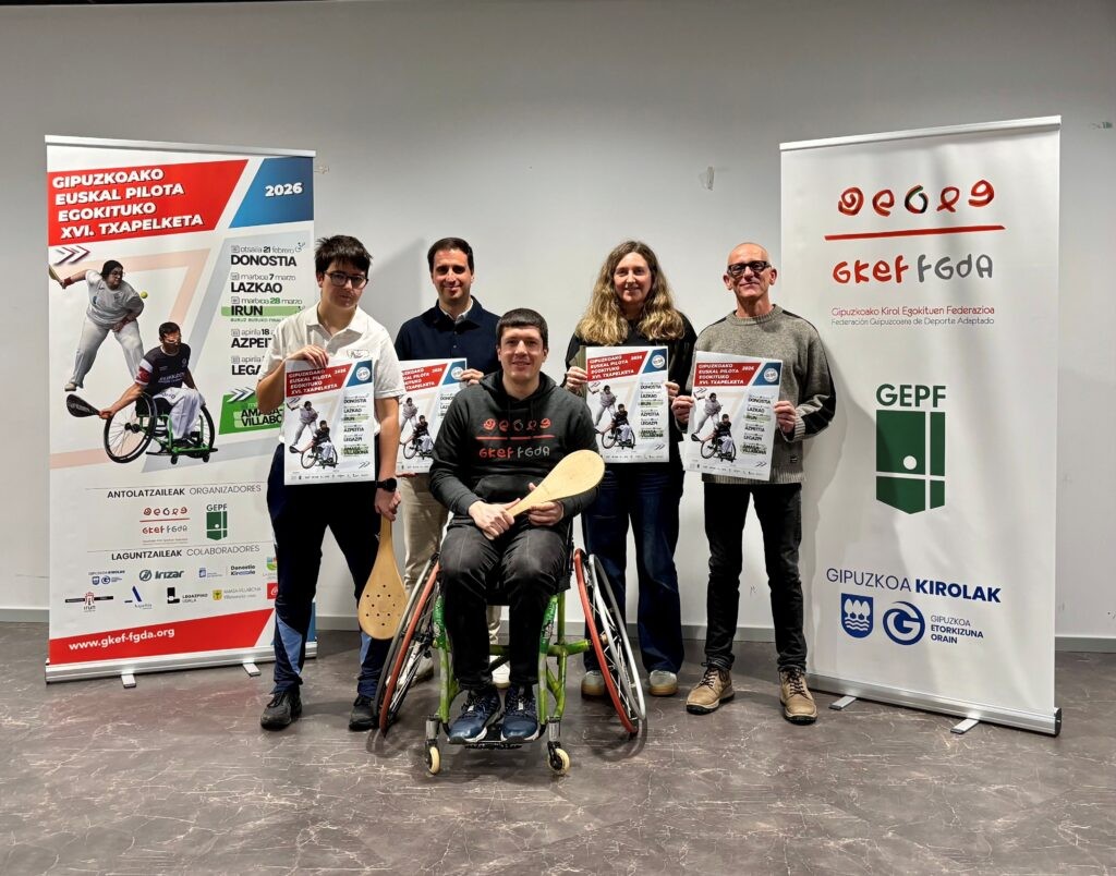 Eskualdeko hainbat kide, Pilota Egokituko XVI. Gipuzkoako Txapelketari ekiteko pronto