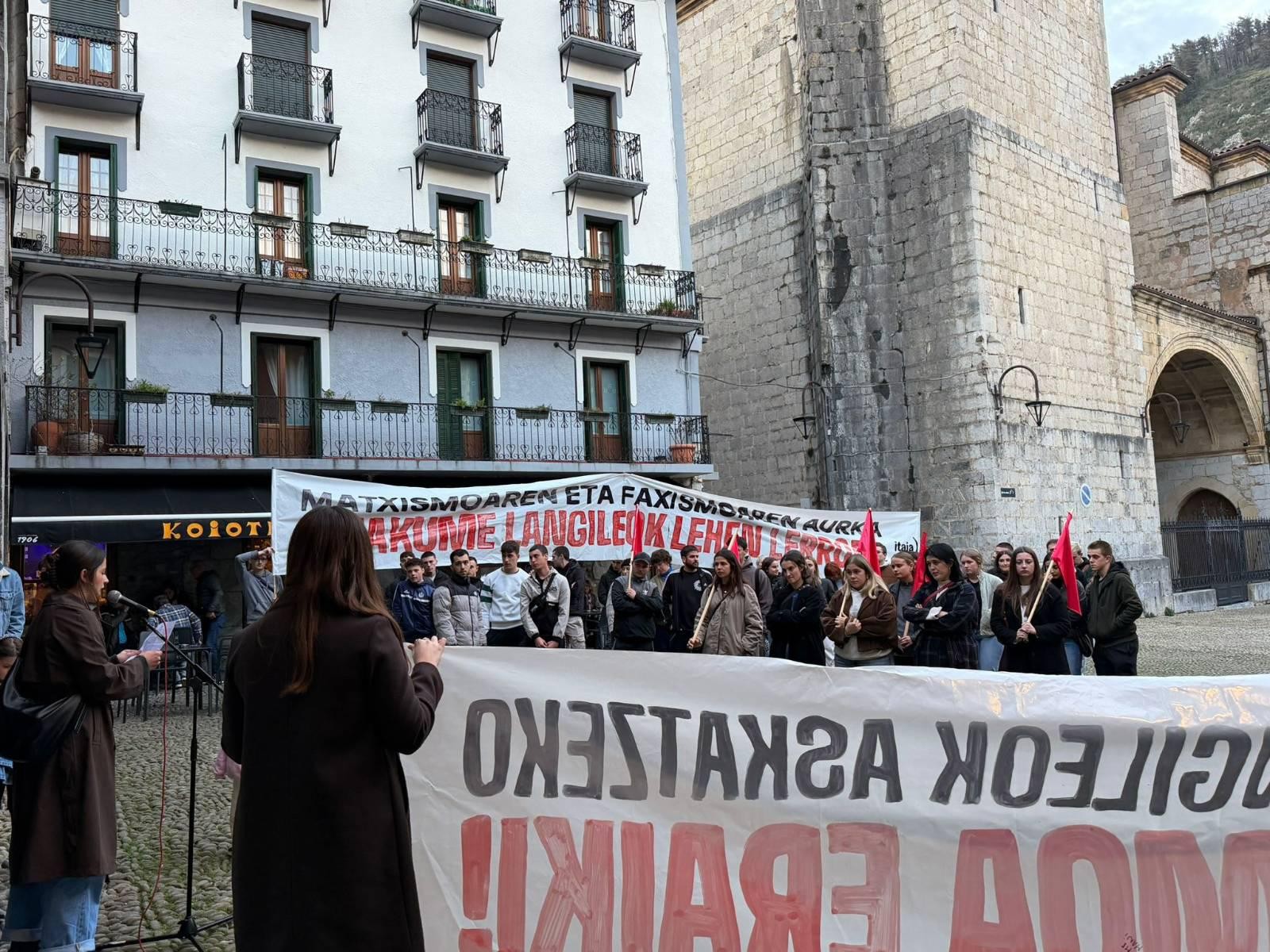 Emakumeen zapalkuntzarekin amaitzeko "alternatiba iraultzailea" eraikitzera deitu du Itaiak Zestoan