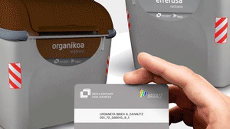 Edukiontziak irekitzeko bigarren txartela banatuko dute