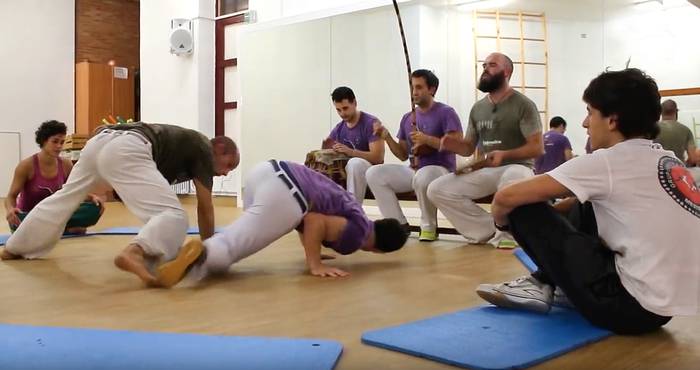 Capoeira ikastaroak eskainiko dituzte urritik aurrera kiroldegian