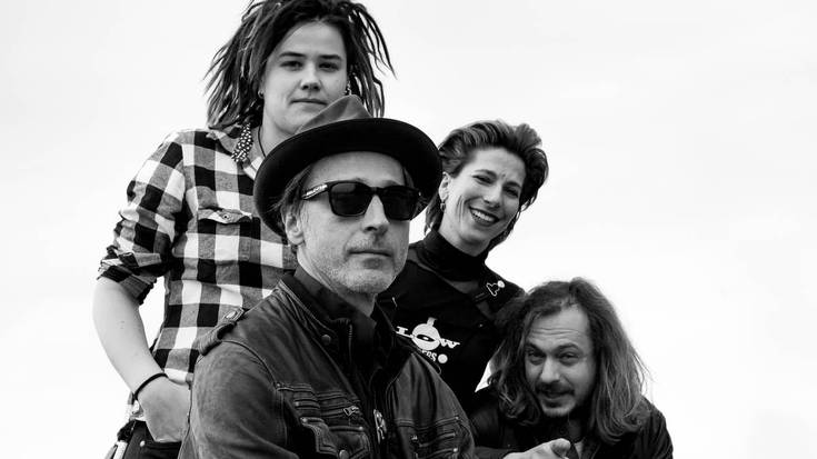 Tormenta en el jardin eta Low Riders