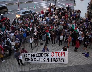 Palestinako genozidioaren eta gerren kontrako mobilizazioak deitu dituzte biharko