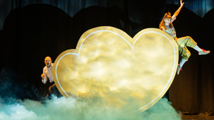 Aita baten haurtzaroko oroitzapenak, hodeien arteko bidaian kontatuta