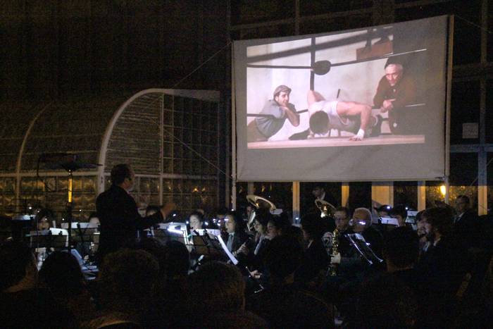 Zinemako soinu banden kontzertua eskainiko dute Zestoako Musika Bandak eta Arimaz kamera orkestrak