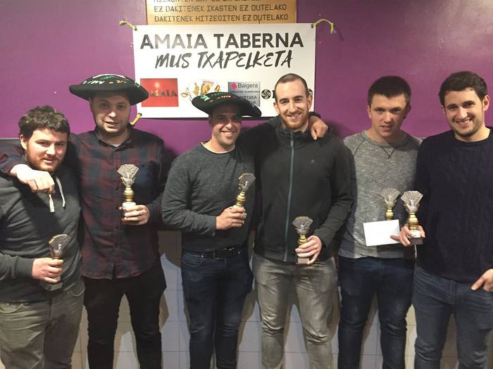 Zabalik dago Azpeitiko Amaia tabernak antolatutako mus txapelketarako izen-ematea