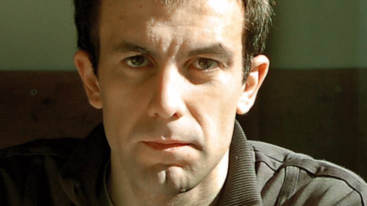 Jon Benitoren poemak 'Bidea eta zauria' antologian jaso dituzte