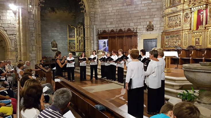 BIDEOA: San Pedro Abesbatza J.M. Beobideren 'Ama Eder' abesten