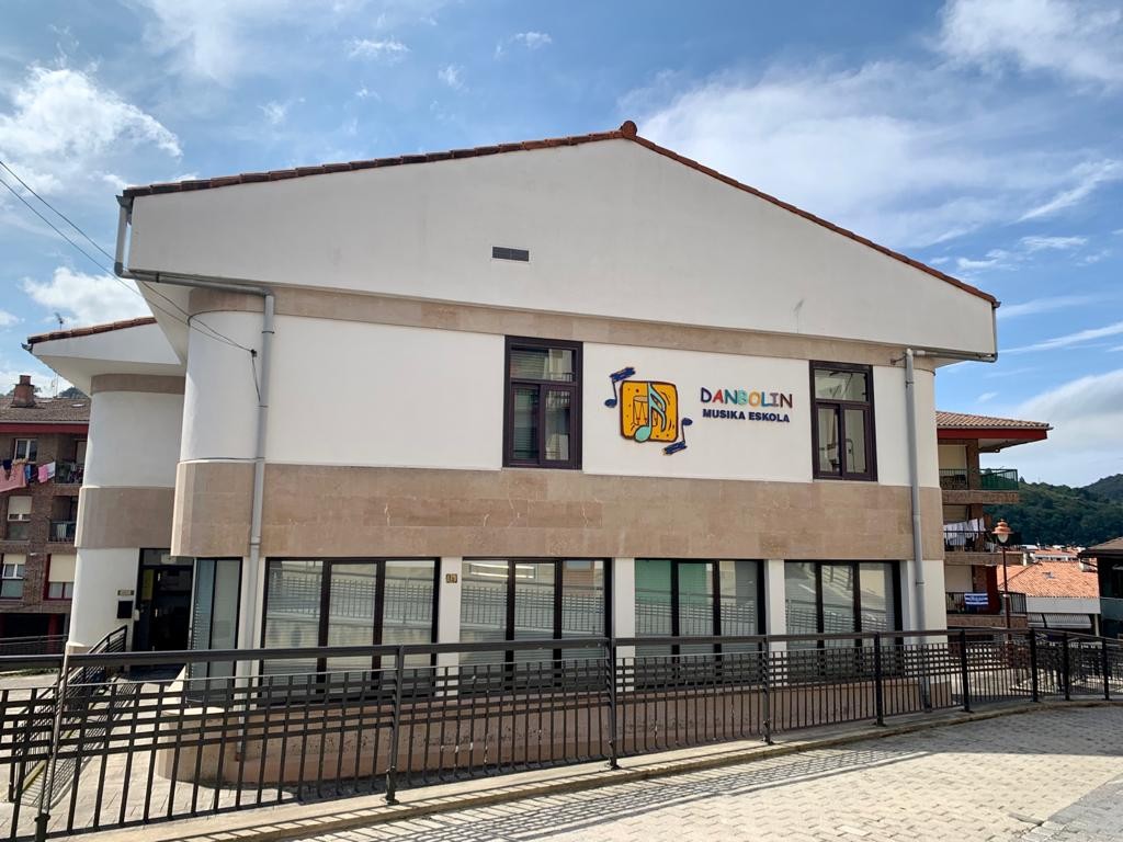 Danbolin Musika eta Dantza Eskolak bigarren matrikulazio epea ireki du gaur