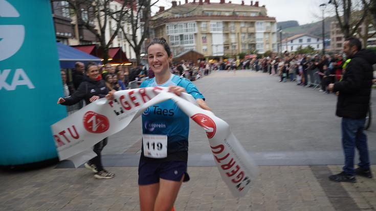 Helene Alberdik eta Martin Amilibiak irabazi dute Zumaiako 41. Herri Lasterketa