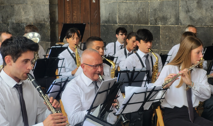 Azkoitiko Musika bandaren urte bukaerako kalejira eta kontzertua