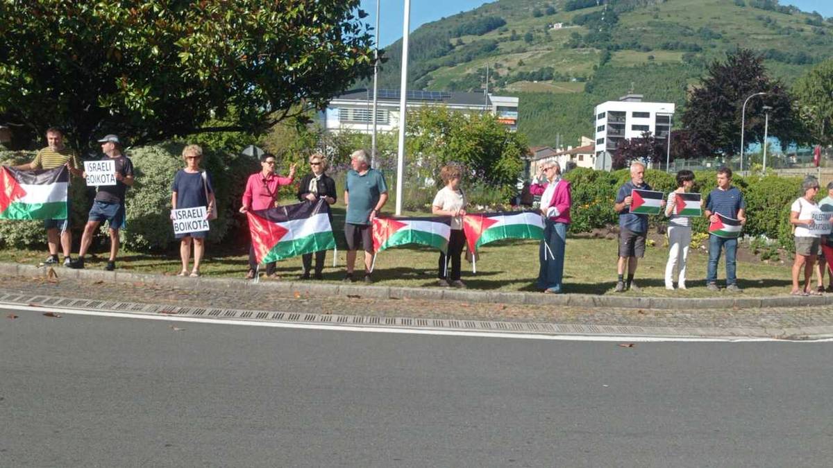 Palestina gogoan eta gerra inperialisten kontra elkartuta