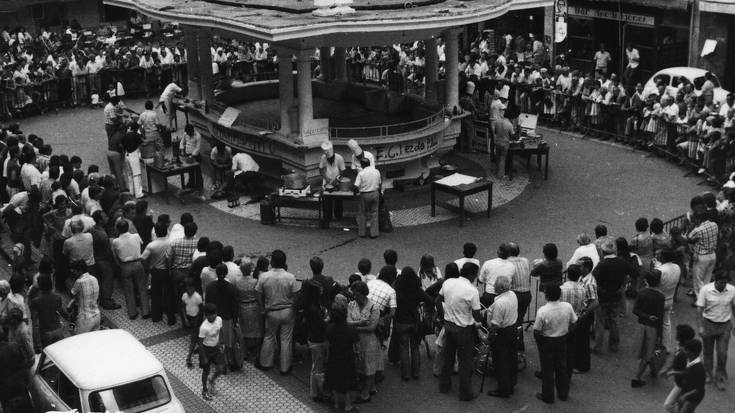 Marmitako lehiaketa hormigoizko kioskoaren bueltan