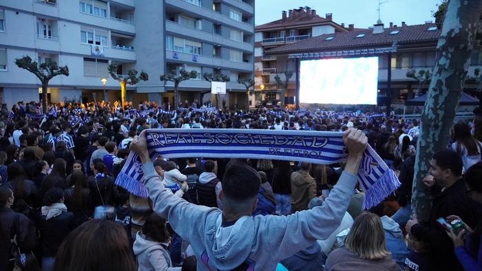Zelai Ondoko hauspoa Sevillara