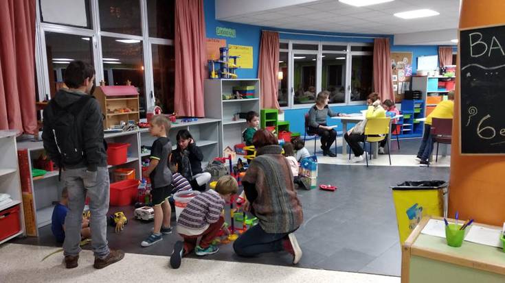 Familia jolasean egitasmoaren hirugarren saioa egingo da igandean, Ludotekan