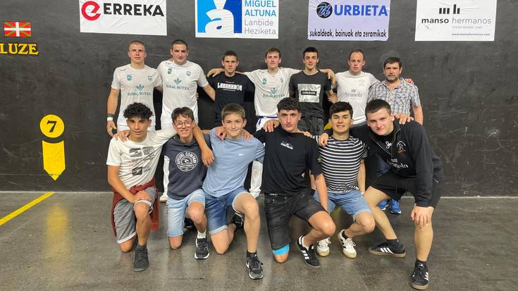 Zestoa eta Aia Herriartekoaren finalaurrekoetara, eta Zumaia finalera