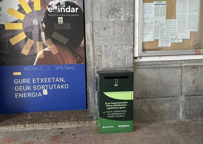Batera Labs egitasmoko postontzia jarri dute plazan