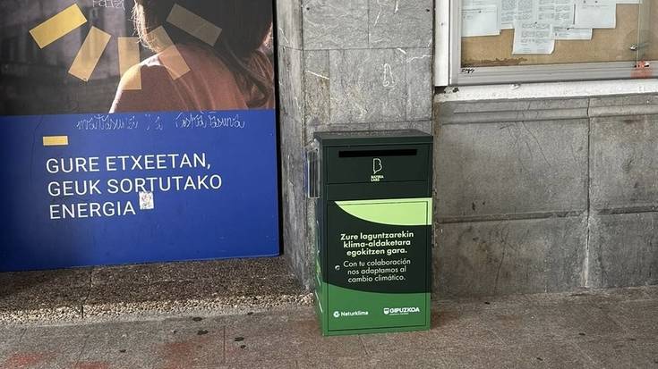 Batera Labs egitasmoko postontzia jarri dute plazan