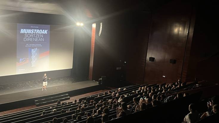 Dozenaka lagun bildu ditu Soreasun 'Munstroak sortzen direnean' ikus-entzunezkoak